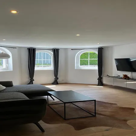 Modern In Seefeld アパート