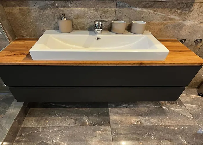 Modern In Seefeld * ライト・バイ・ゼーフェルト